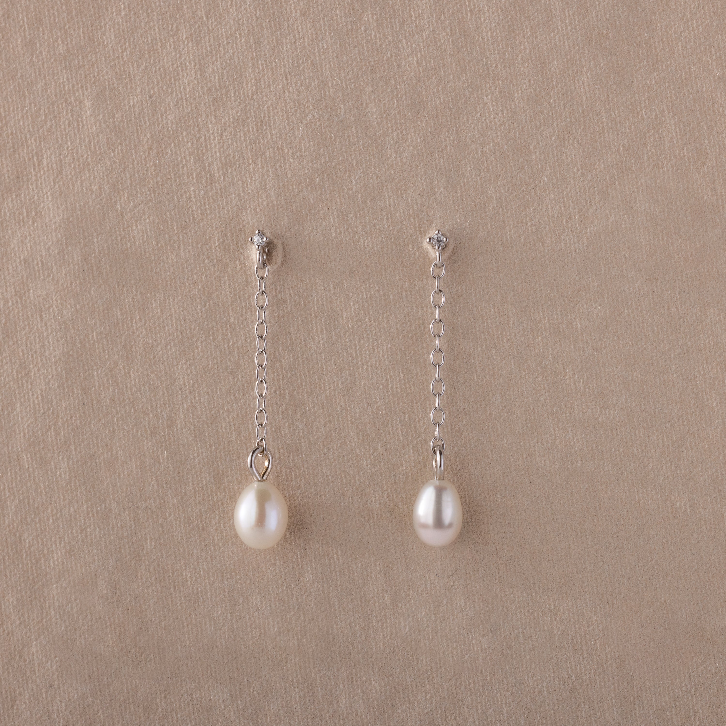 Pearl drop earrings