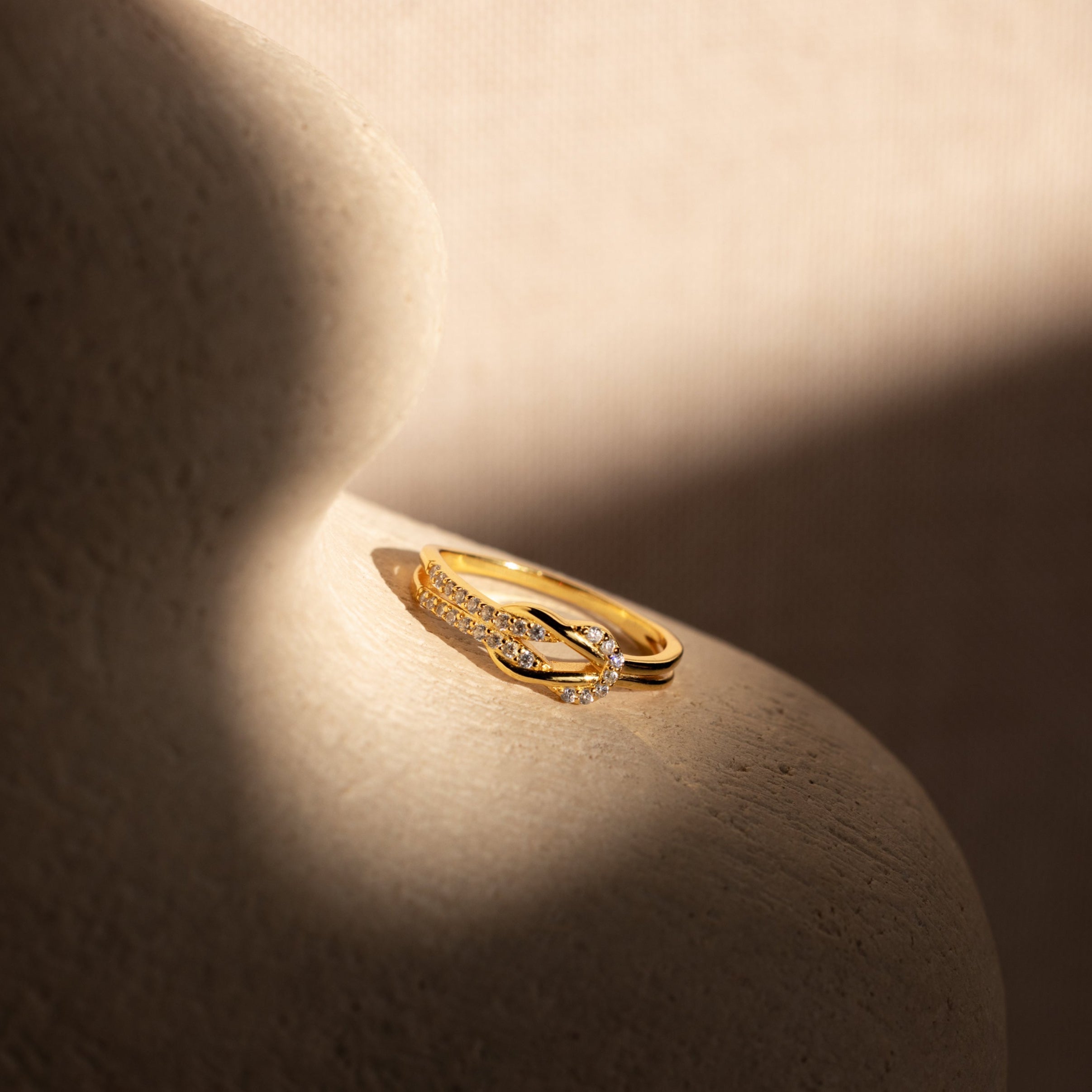 Brilliant Connection Ring