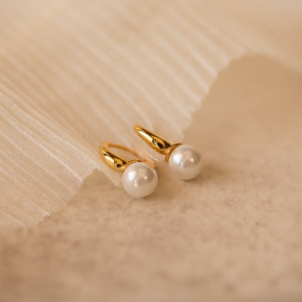 Yara pearl earrings
