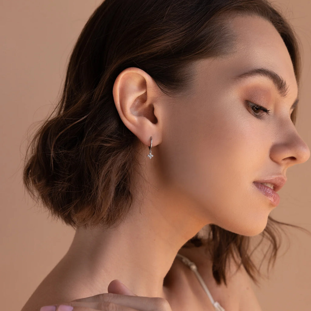 Sparkling flower earring