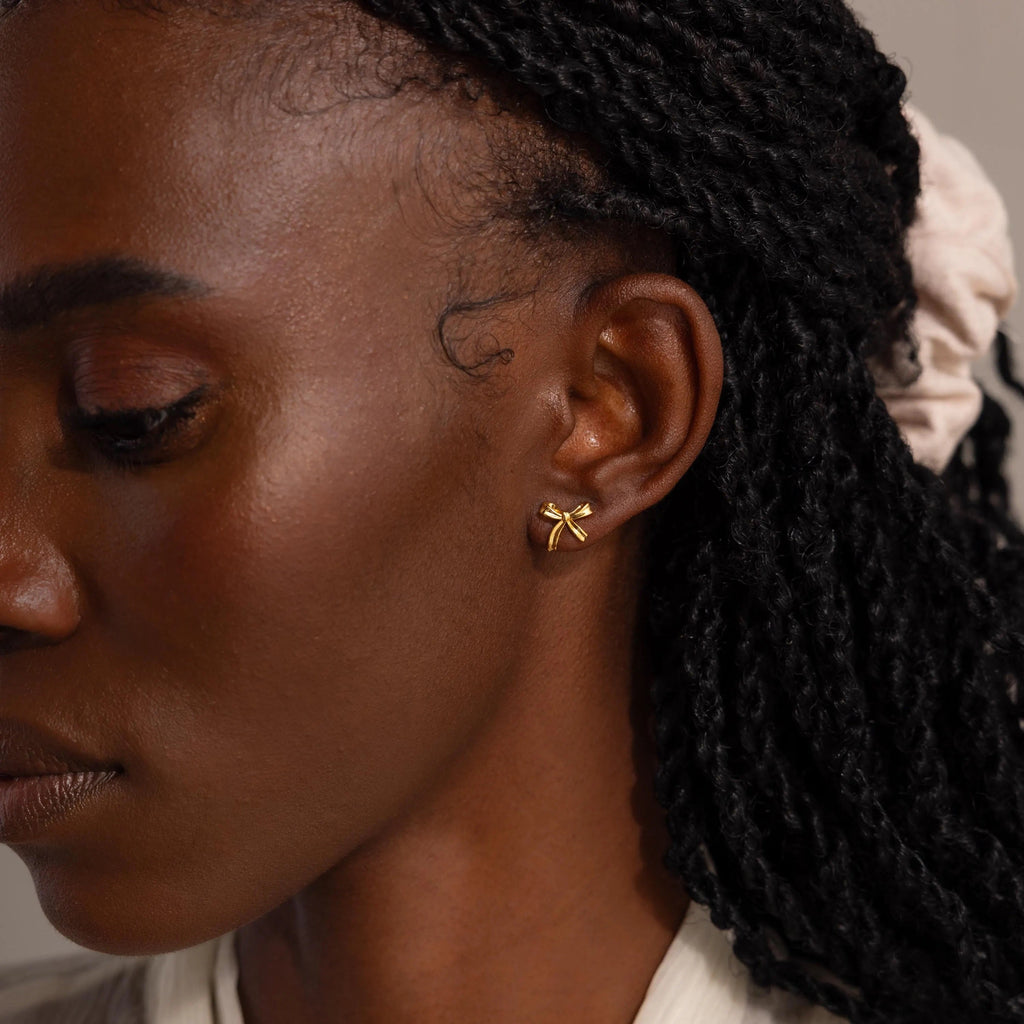 Delicate bow earrings