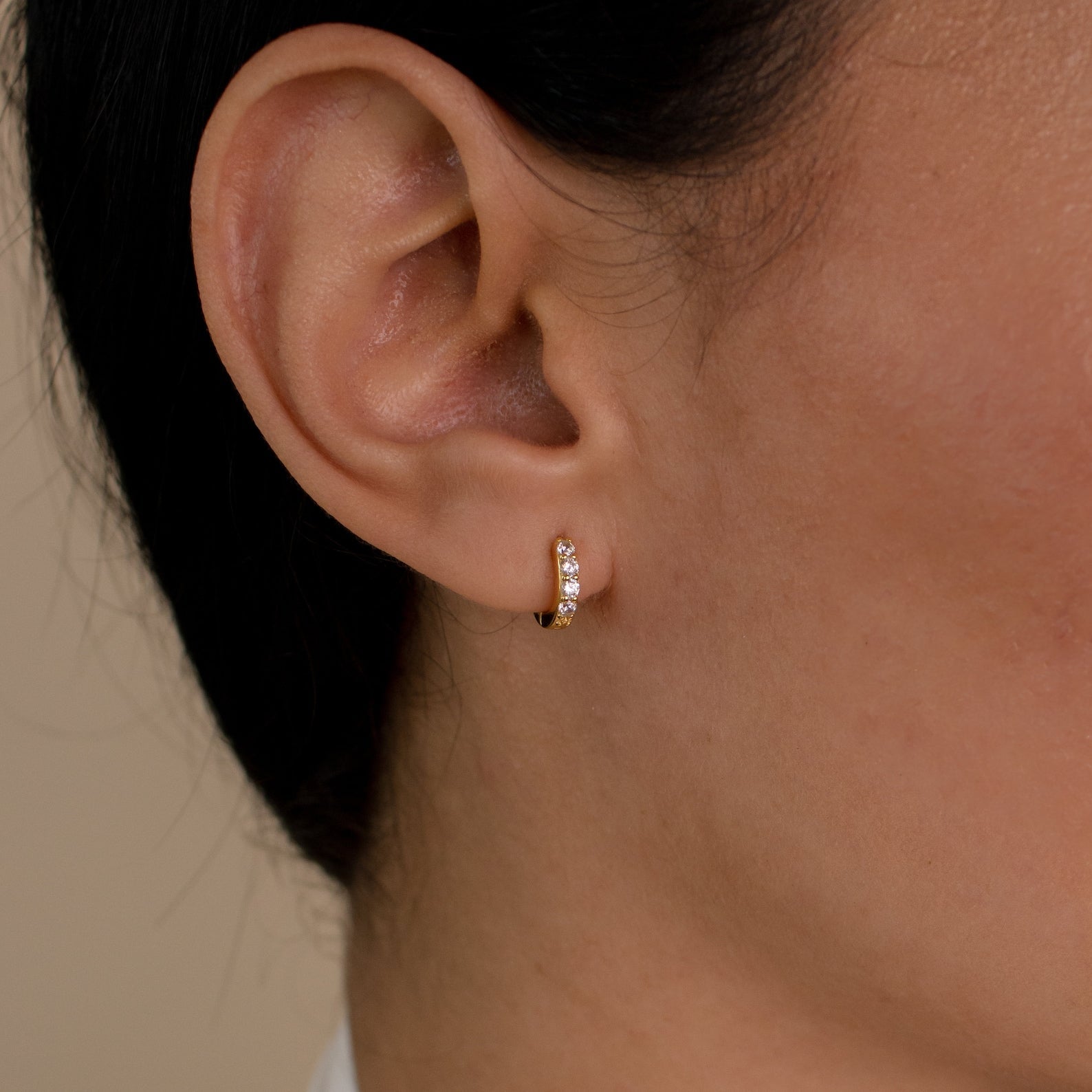 Leah Diamond earrings in 18k gold.