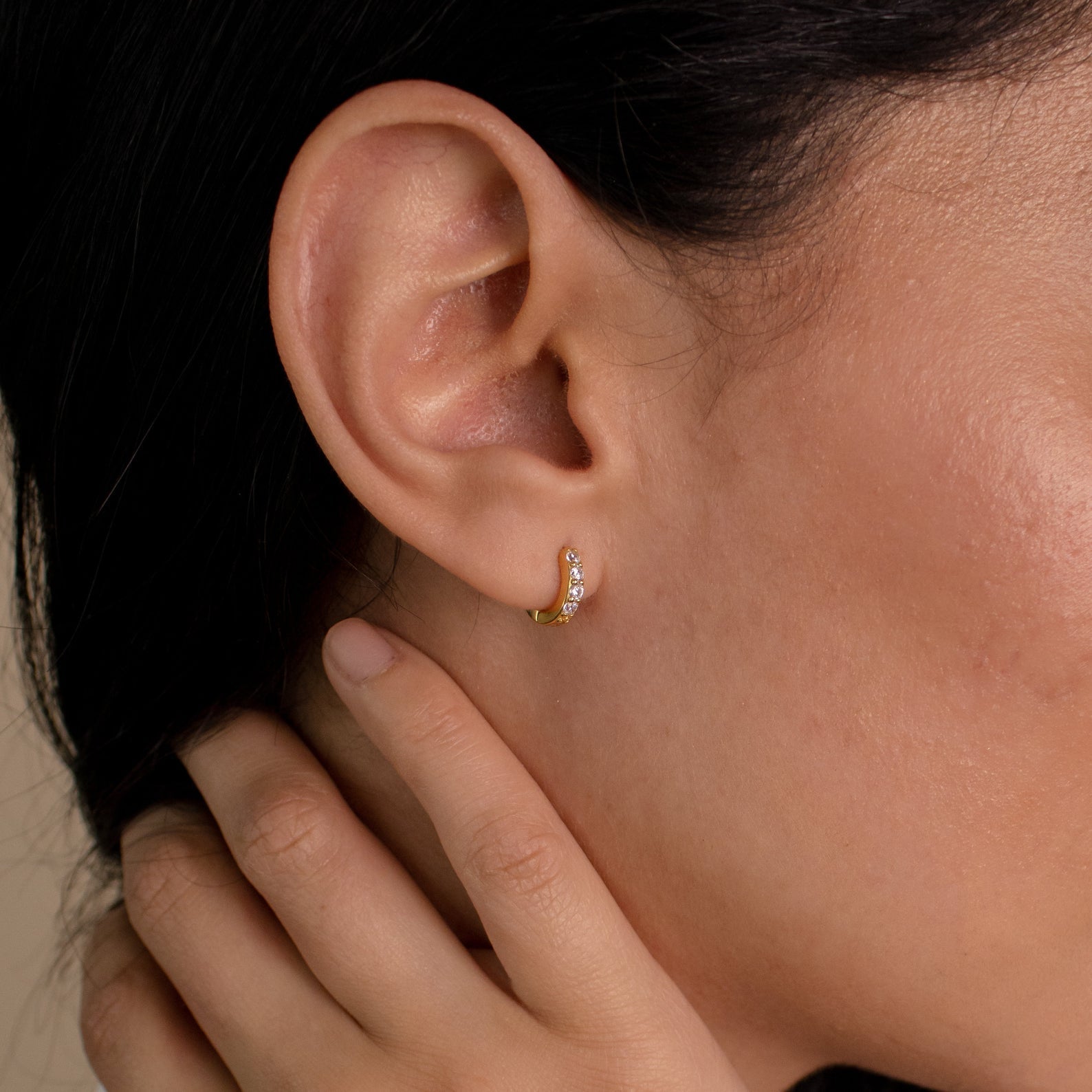 Leah Diamond earrings in 18k gold.