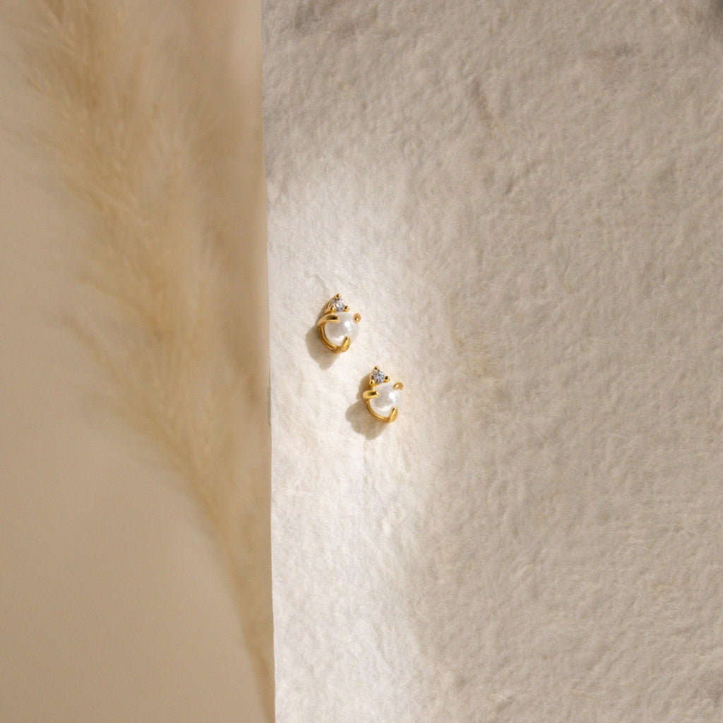 Seren Pearl Studs