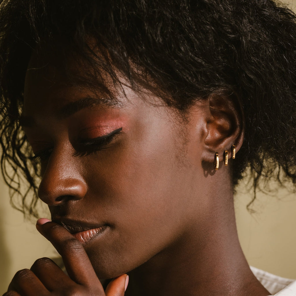 Set of hoop earrings