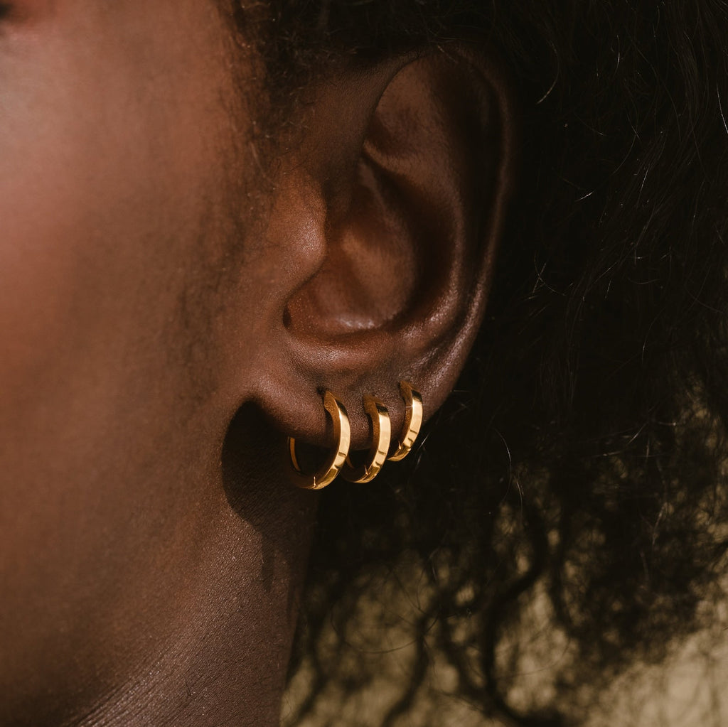 Set of hoop earrings