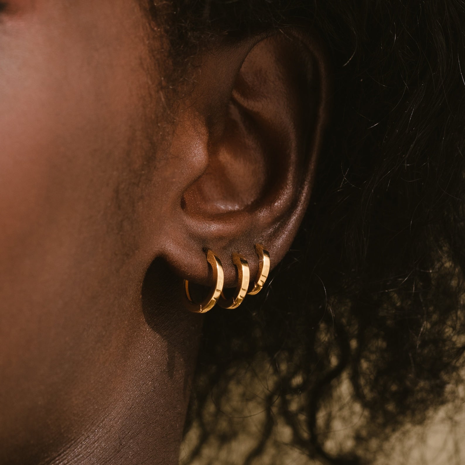 Set of hoop earrings