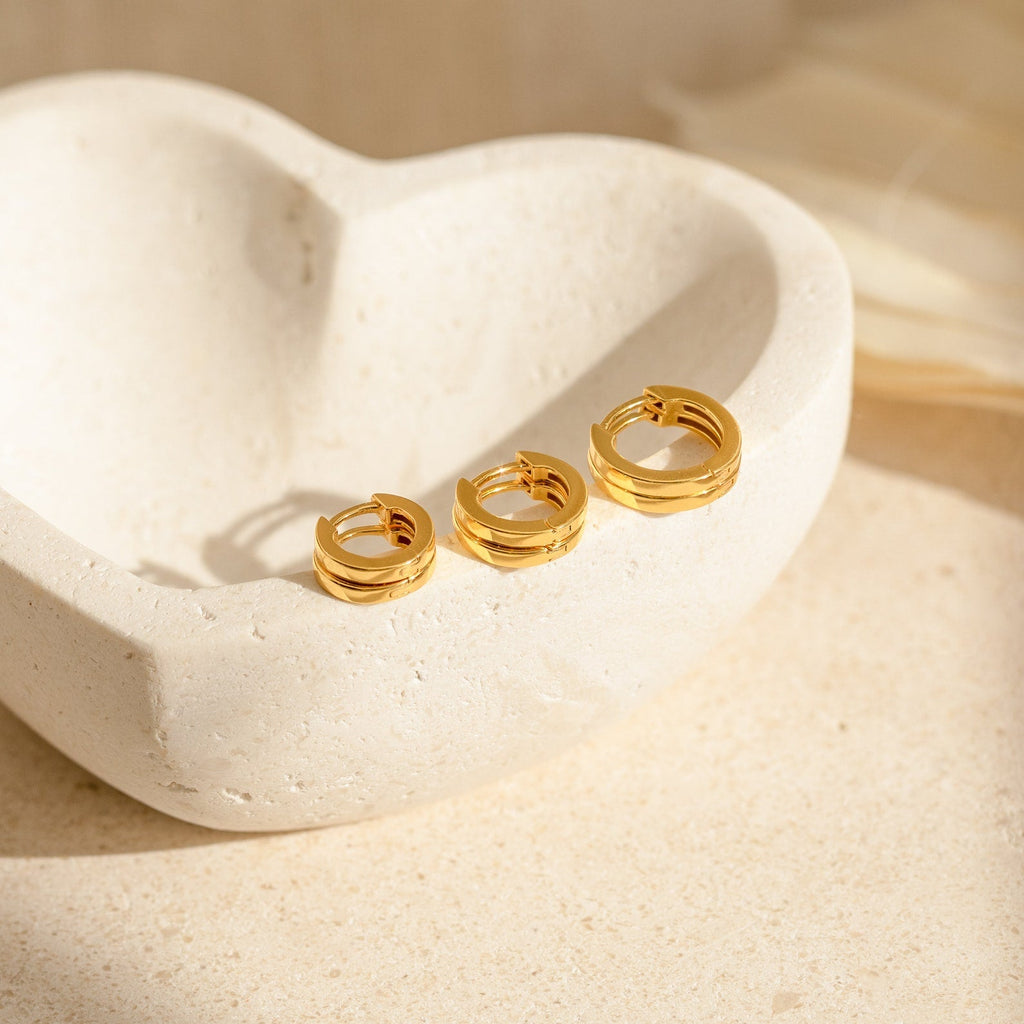 Set of hoop earrings