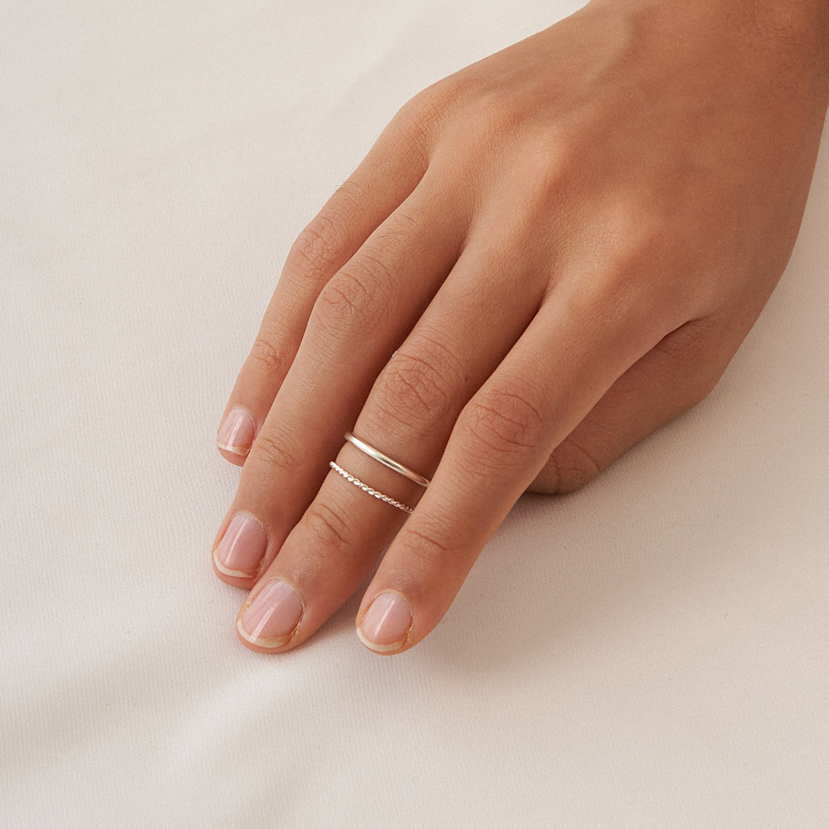 minimalist rings by Belle
