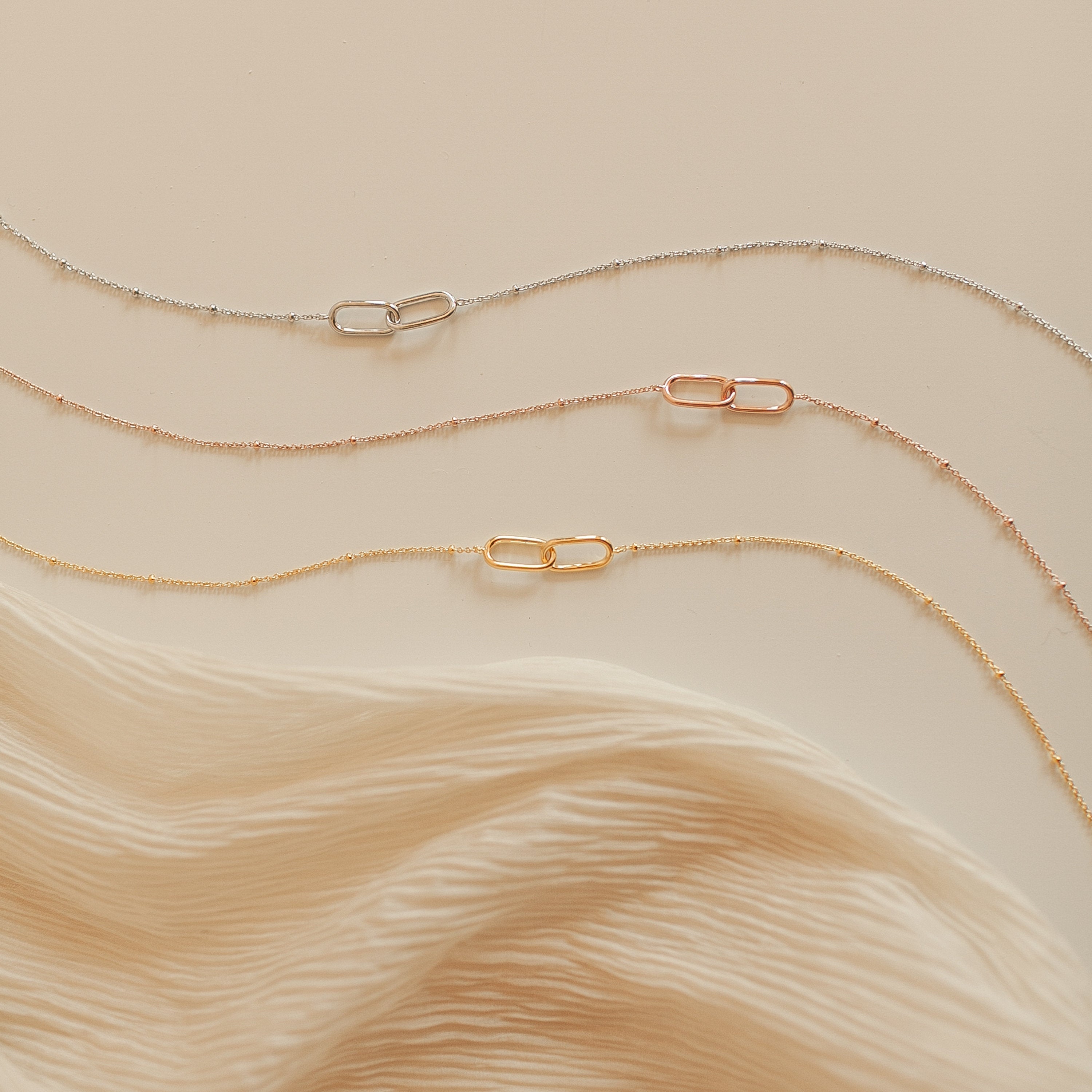 Evelyn Interconnected Pendant Necklace