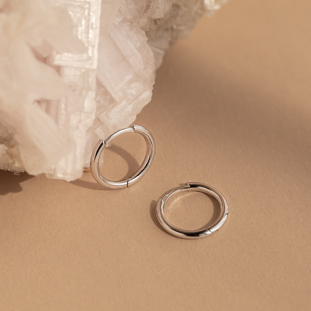 Set of hoop earrings