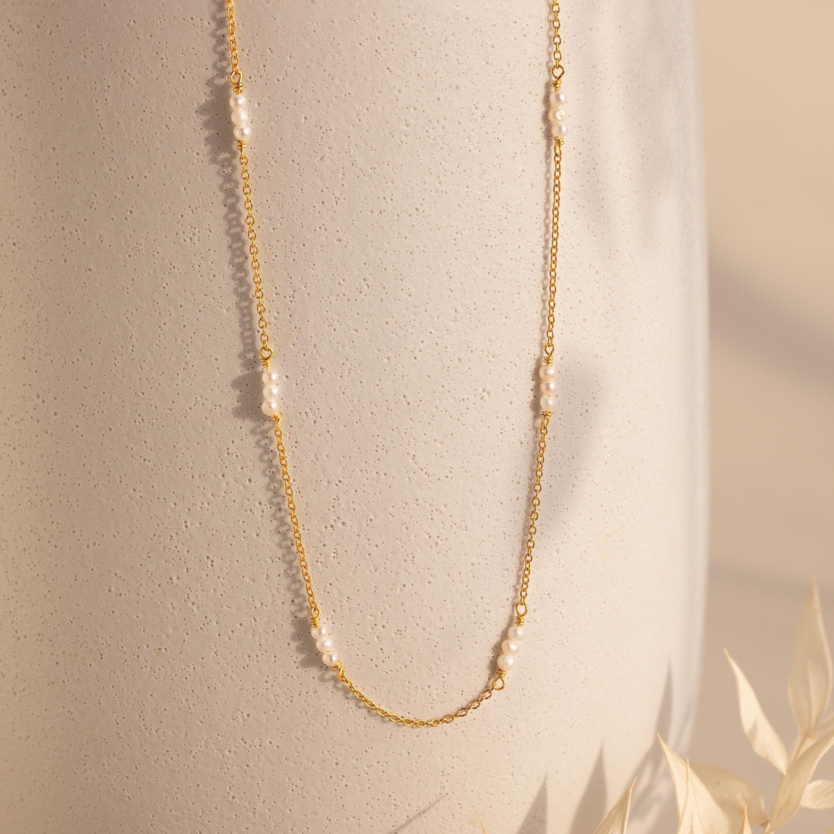 Minimalist Pearl Necklace