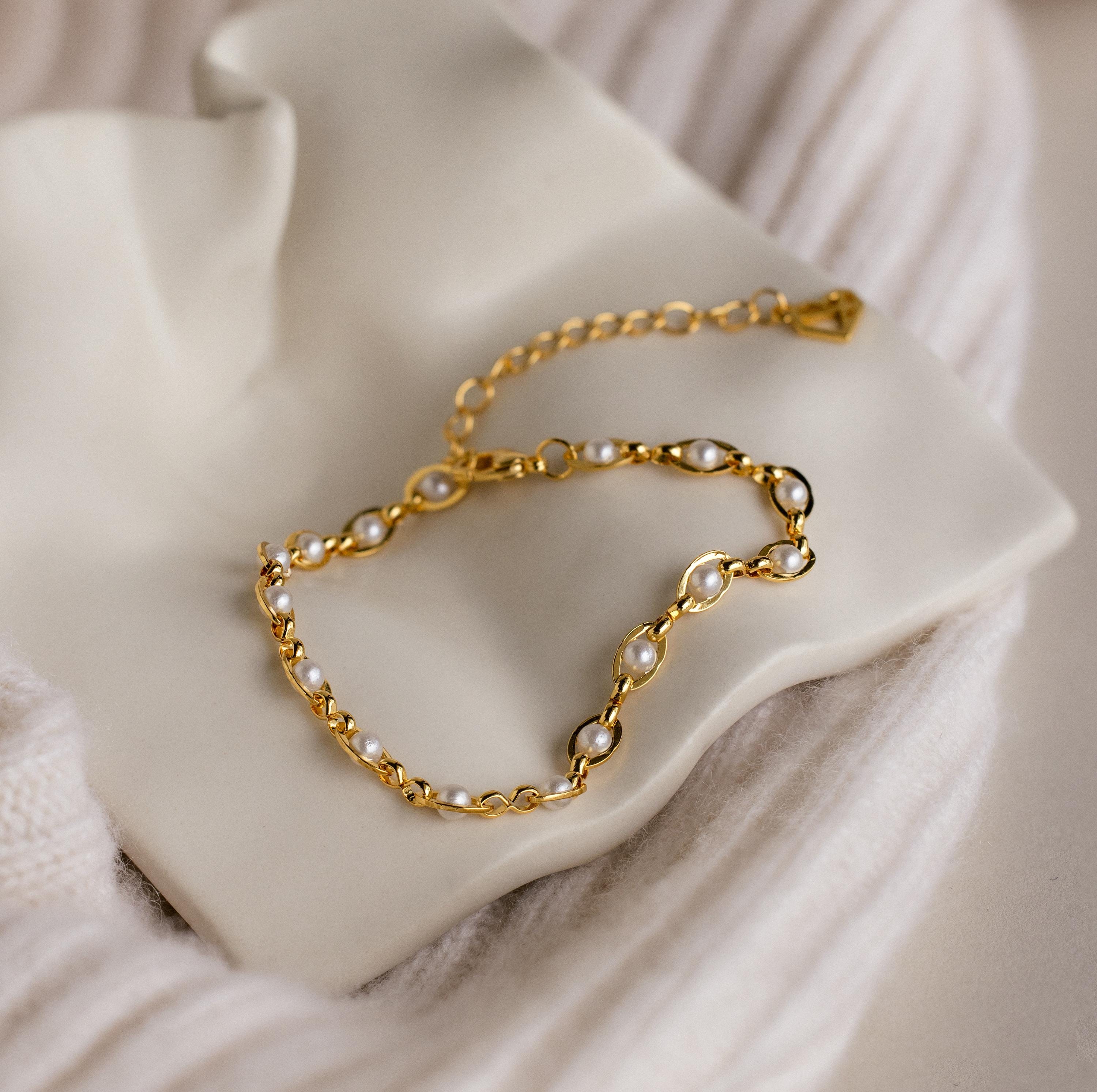 Una Bracelet with Pearls