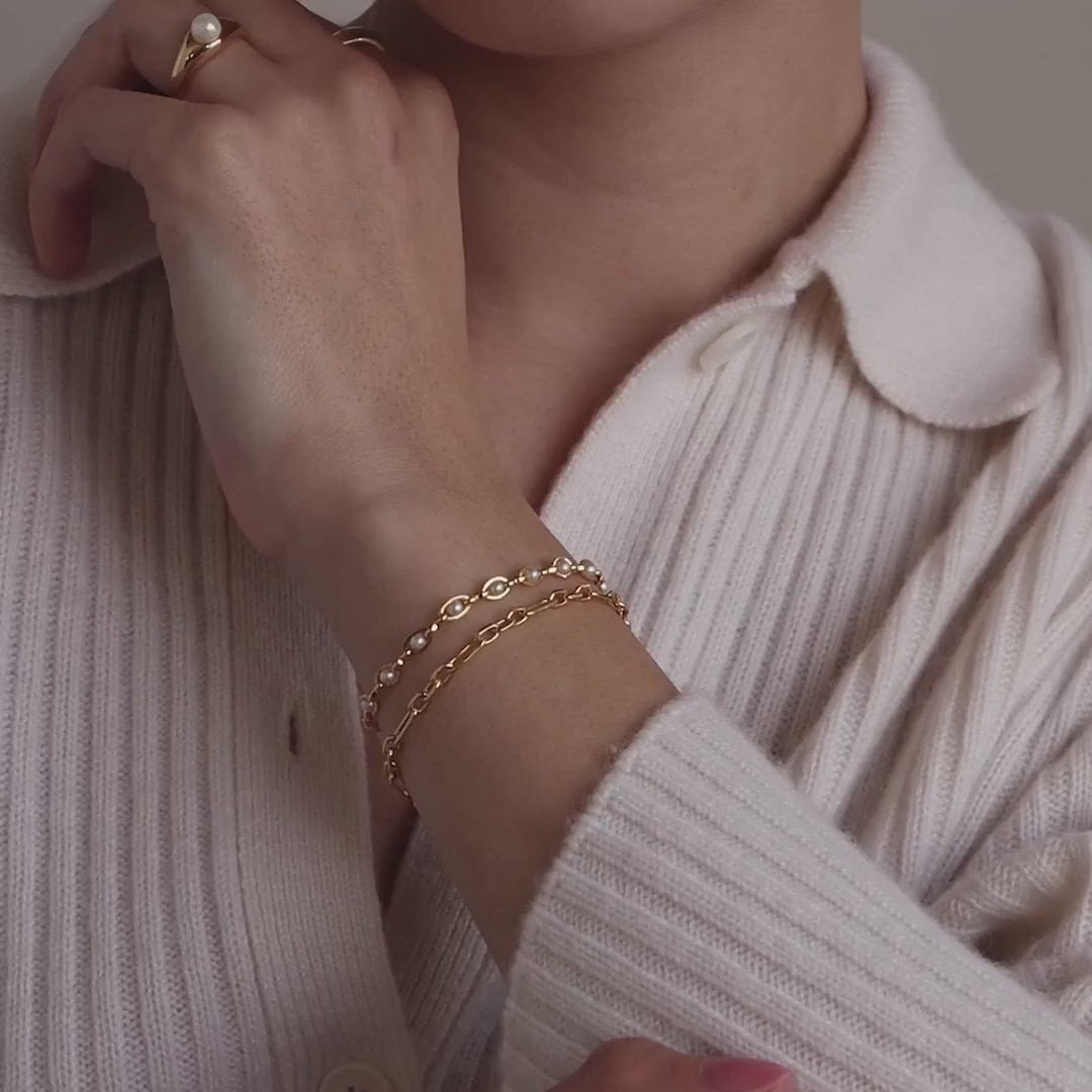 Una Bracelet with Pearls