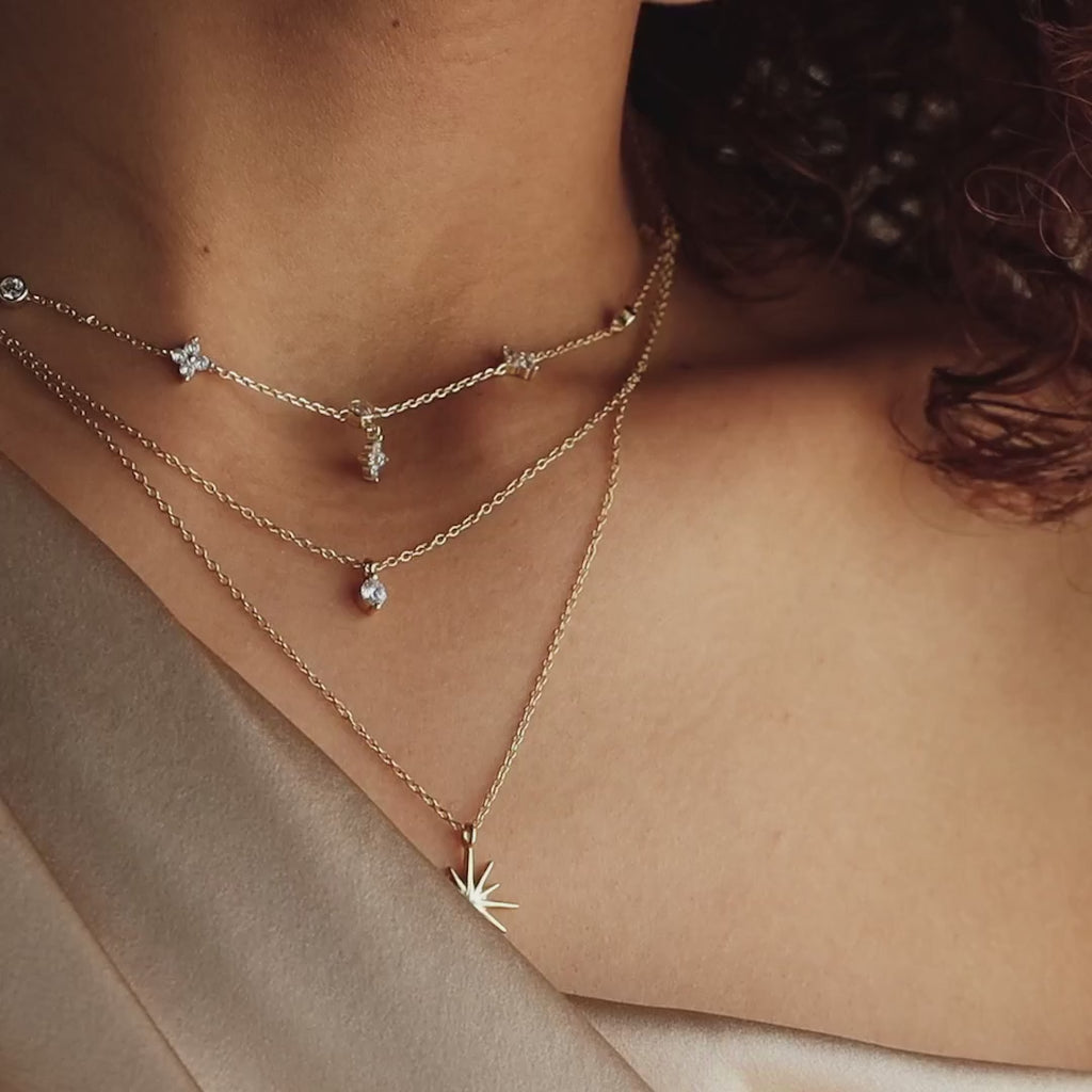 Collar con dije floral